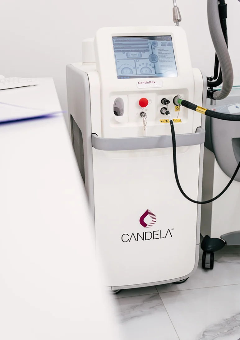 Equipamento de laser Candela numa sala de tratamento